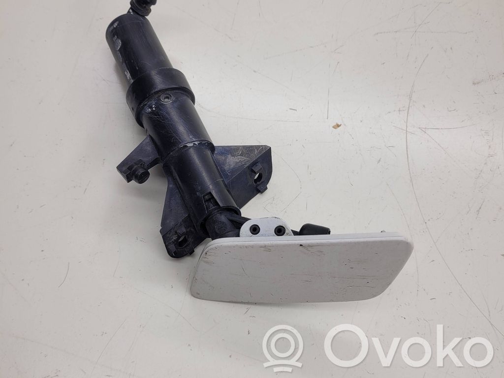 Volkswagen PASSAT CC Headlight washer spray nozzle 