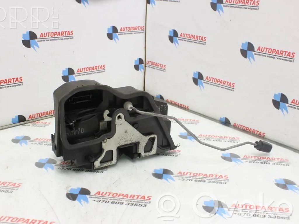 BMW X3 E83 Rear door lock 