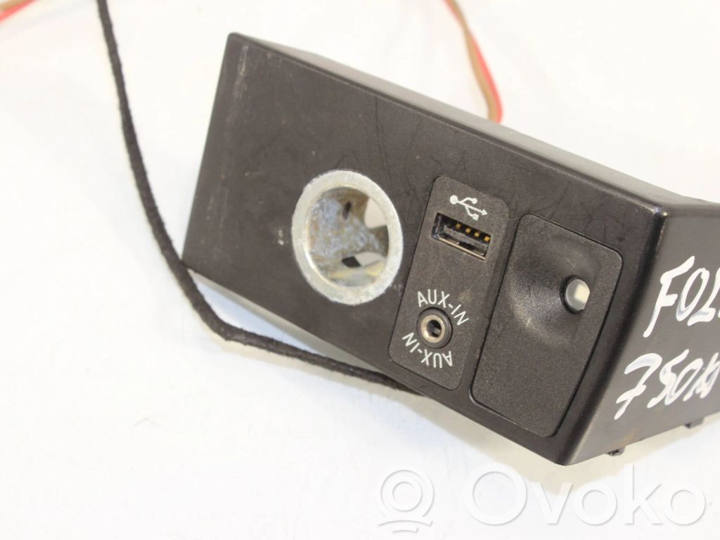BMW 7 F01 F02 F03 F04 AUX in-socket connector 