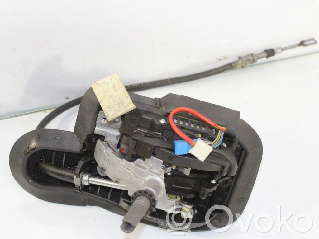 BMW 3 E90 E91 Pavarų perjungimo mechanizmas (kulisa) 