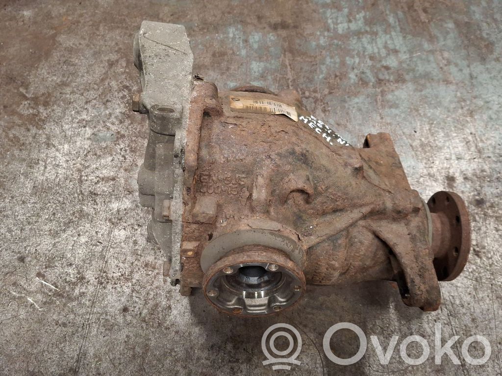 BMW 1 E81 E87 Aizmugurējais reduktors 