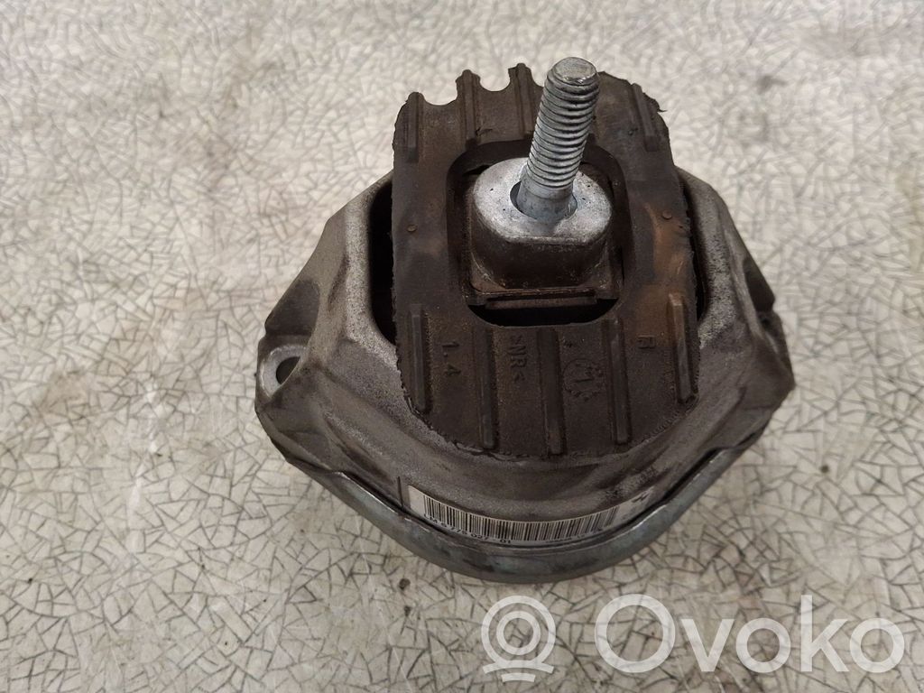 BMW 5 E60 E61 Variklio pagalvė 