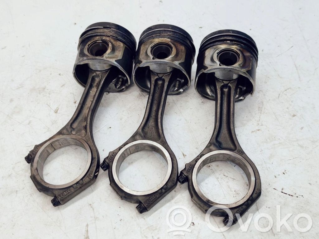 Audi A4 S4 B6 8E 8H Piston 