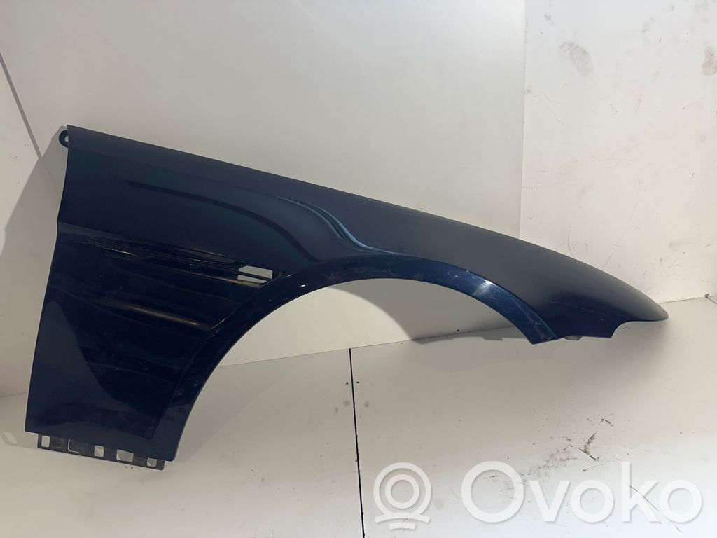 BMW 6 E63 E64 Halterung Kotflügel 