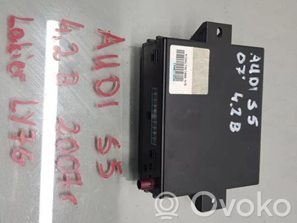 Unité de commande, module téléphone   4C2113A4I