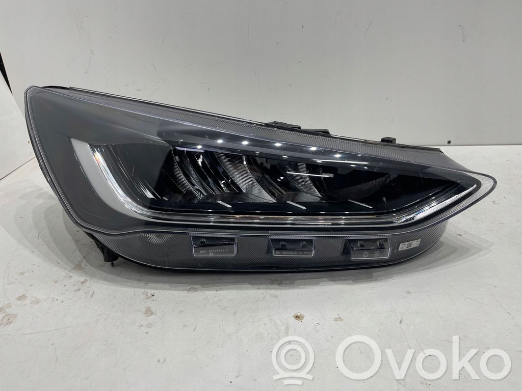 Headlight/headlamp   NX7B13E014