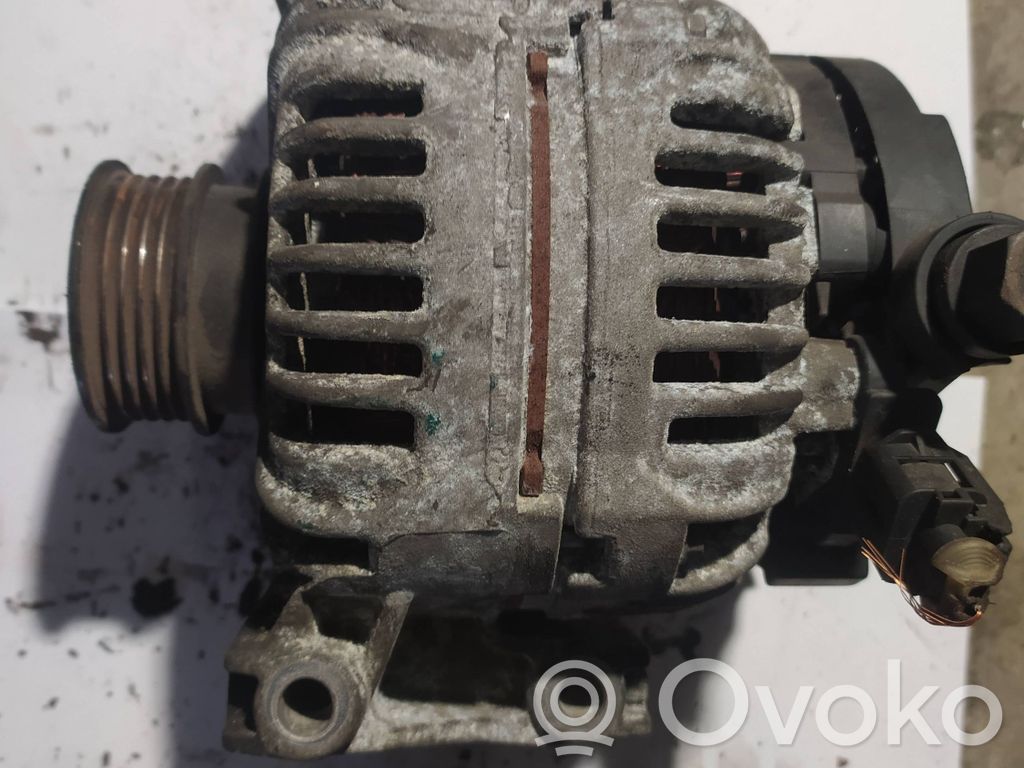 Opel Zafira B Alternador 