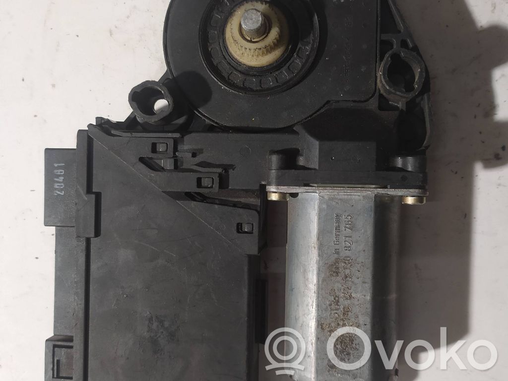 Audi A8 S8 D3 4E Motor del regulador de la ventanilla de la puerta delantera 