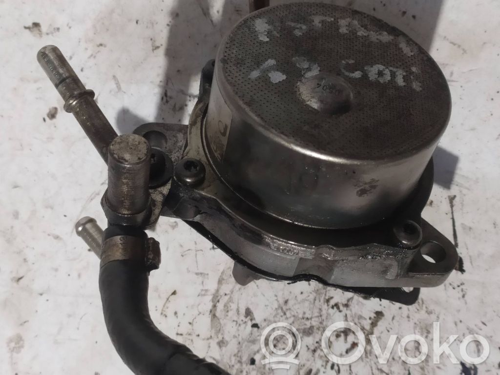 Opel Corsa D Vacuum pump 