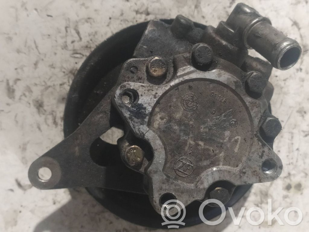 Opel Vectra B Pompa wspomagania 