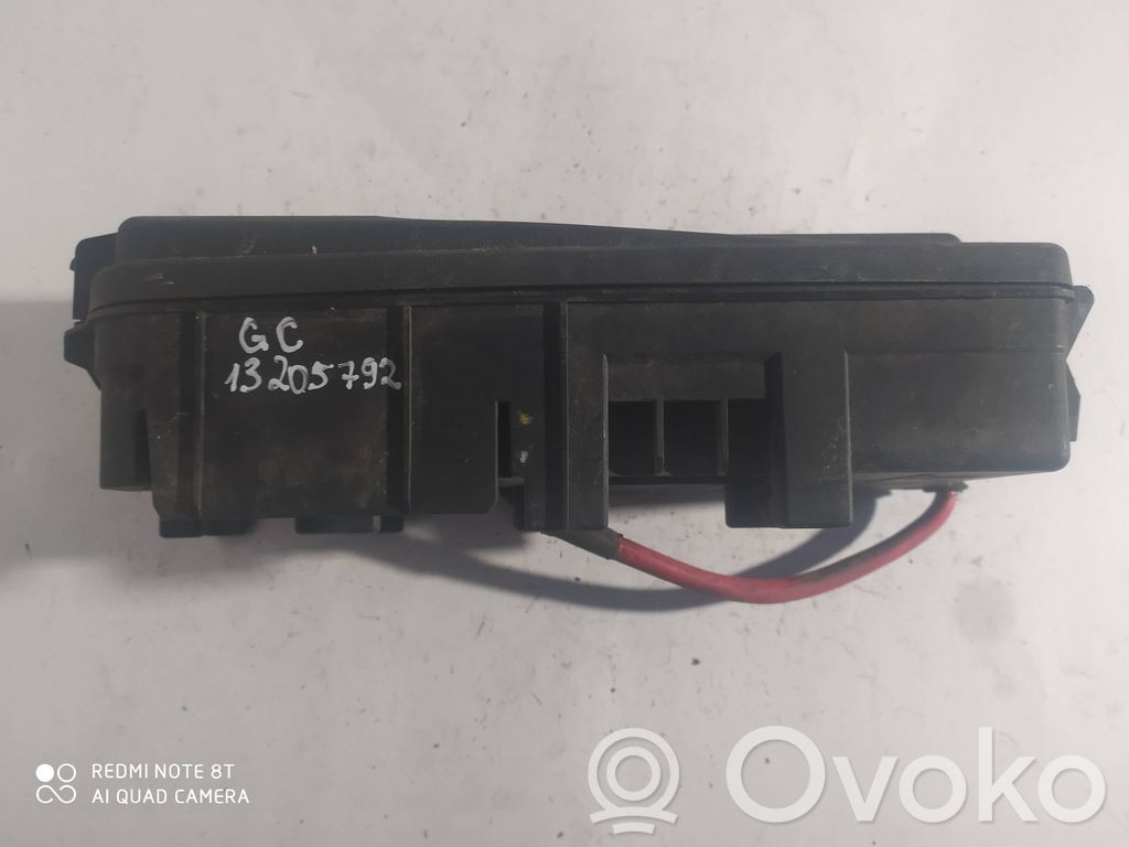 Módulo de fusible   13205792