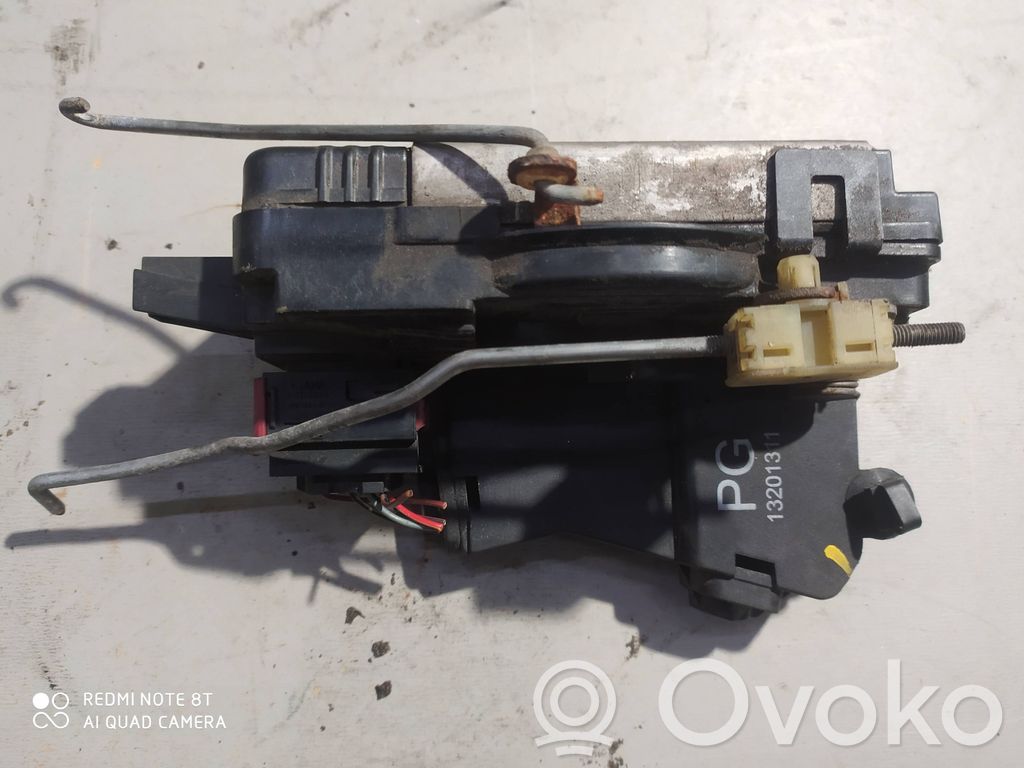 Opel Vectra C Priekšpusē slēdzene 