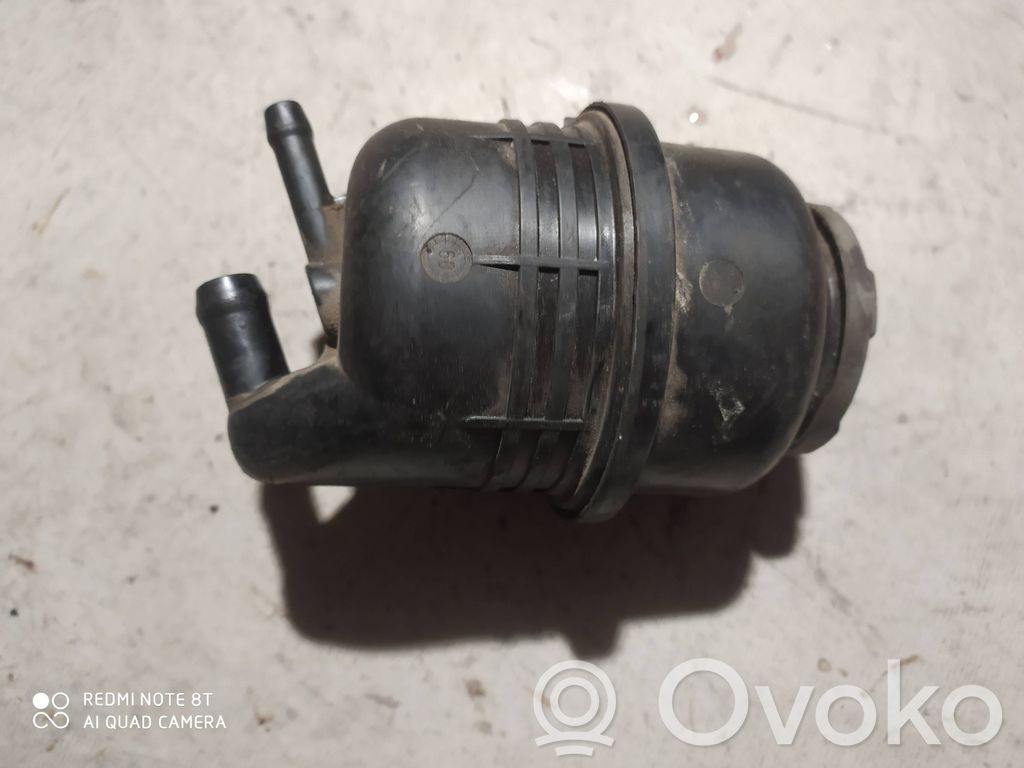 Ohjaustehostimen nestesäiliö   4F0422371E