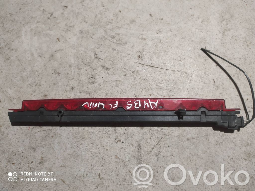 Kolmas/lisäjarruvalo   8D9945097B