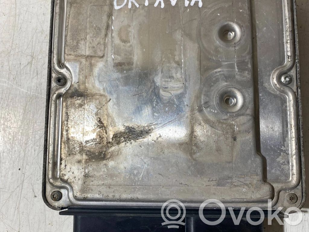 Skoda Octavia Mk2 (1Z) Sterownik / Moduł ECU 