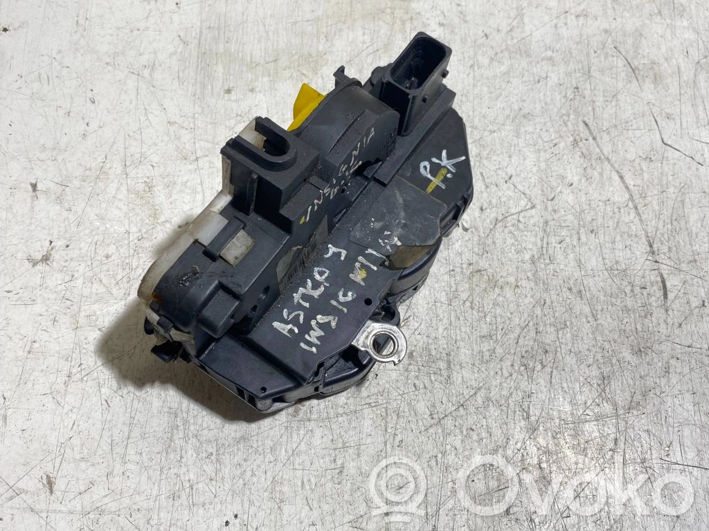 Opel Insignia A Rear door lock 