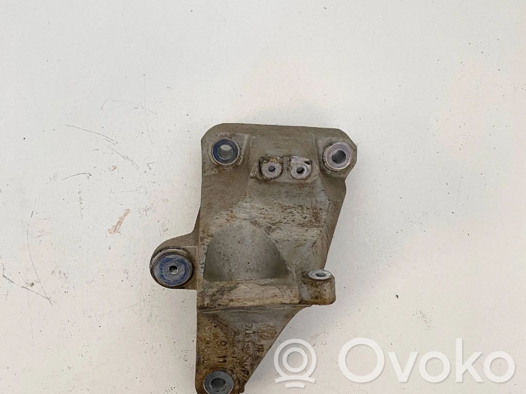 Volkswagen Touareg II Engine mounting bracket 