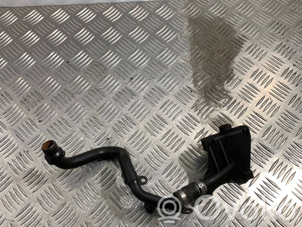 Volkswagen Touareg II Engine coolant pipe/hose 