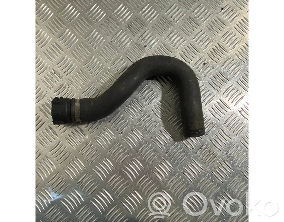 Audi A6 S6 C6 4F Tubo flessibile del liquido di raffreddamento del motore 