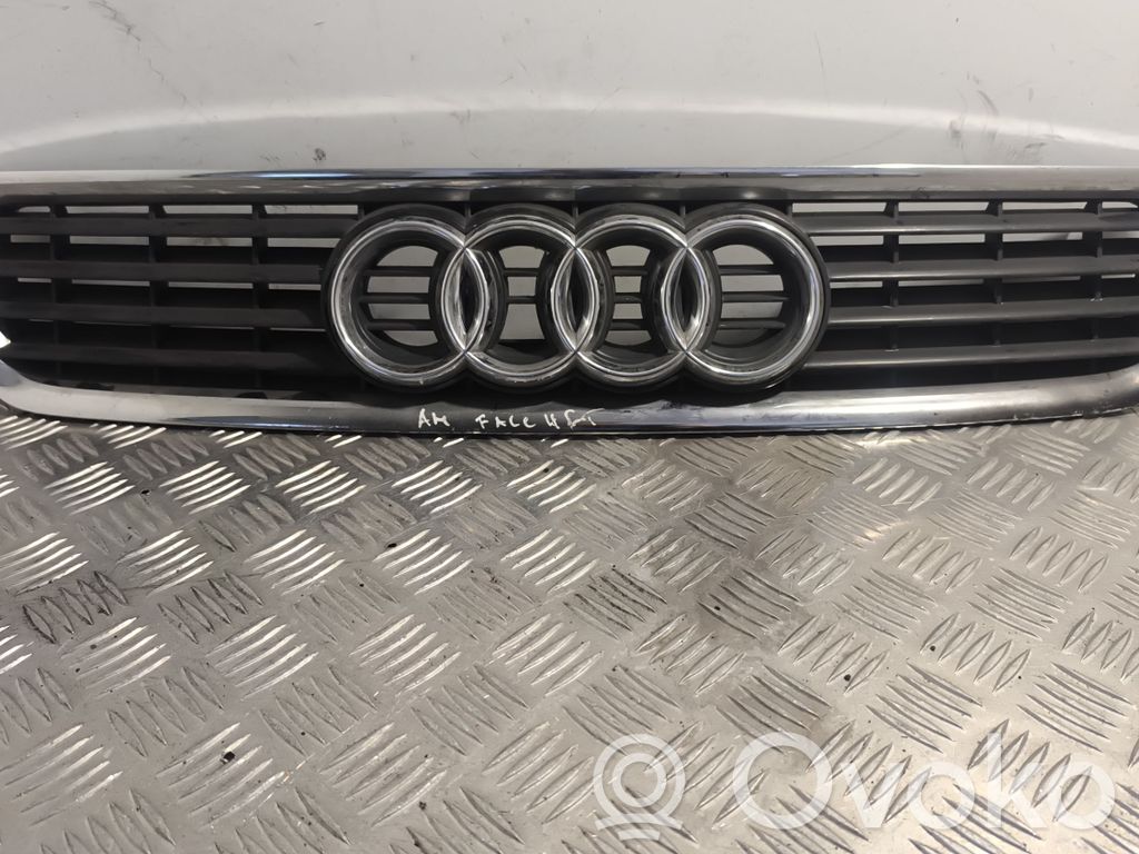 Audi A4 S4 B5 8D Grilă față 