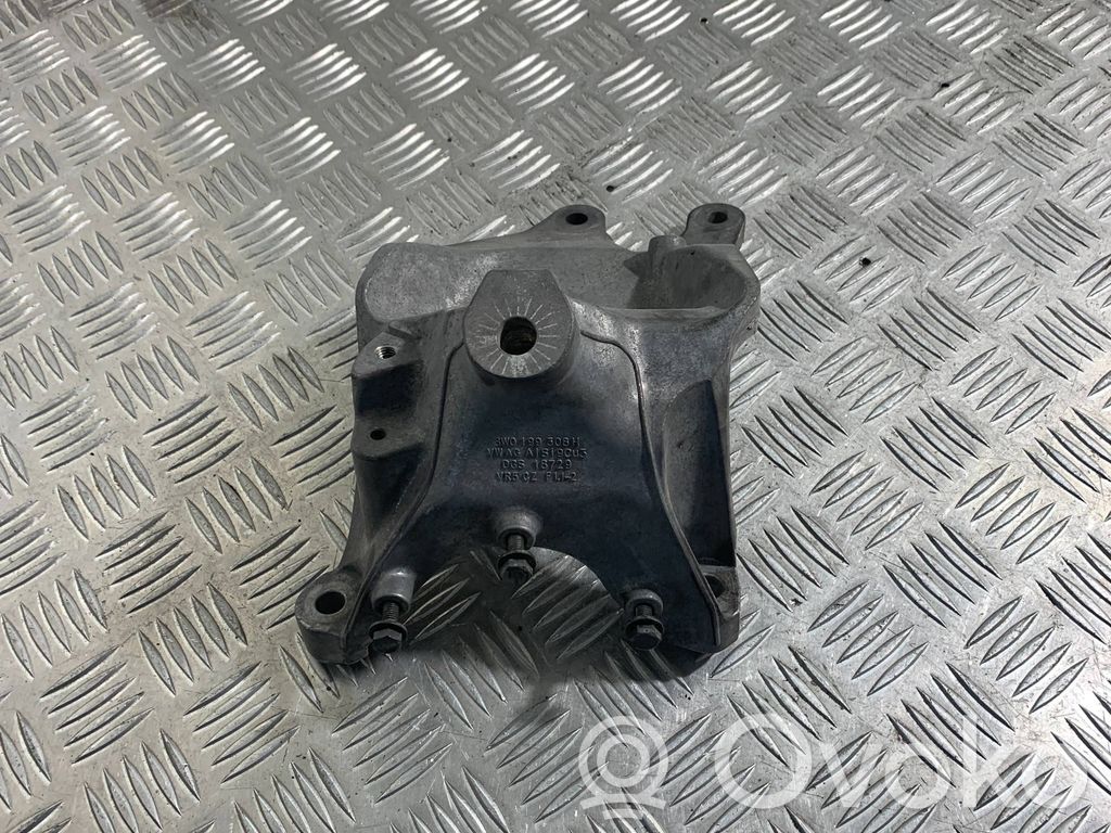 Audi Q7 4M Engine mounting bracket 