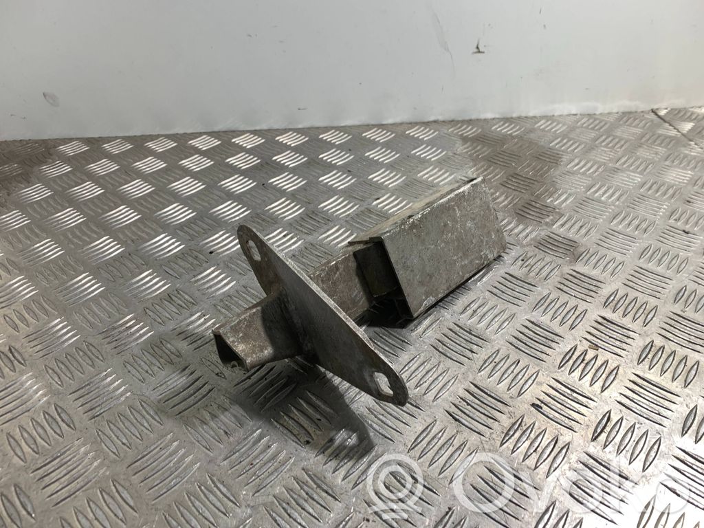 Audi A4 S4 B5 8D Odbój / Amortyzator zderzaka tylnego 