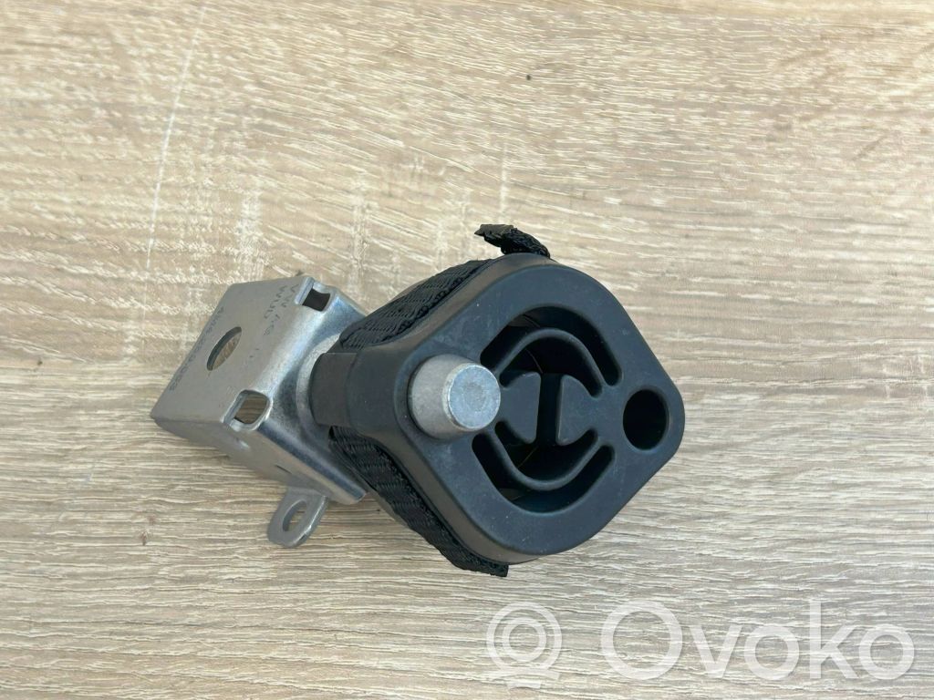 Volkswagen Touareg III Muffler mount bracket/holder 