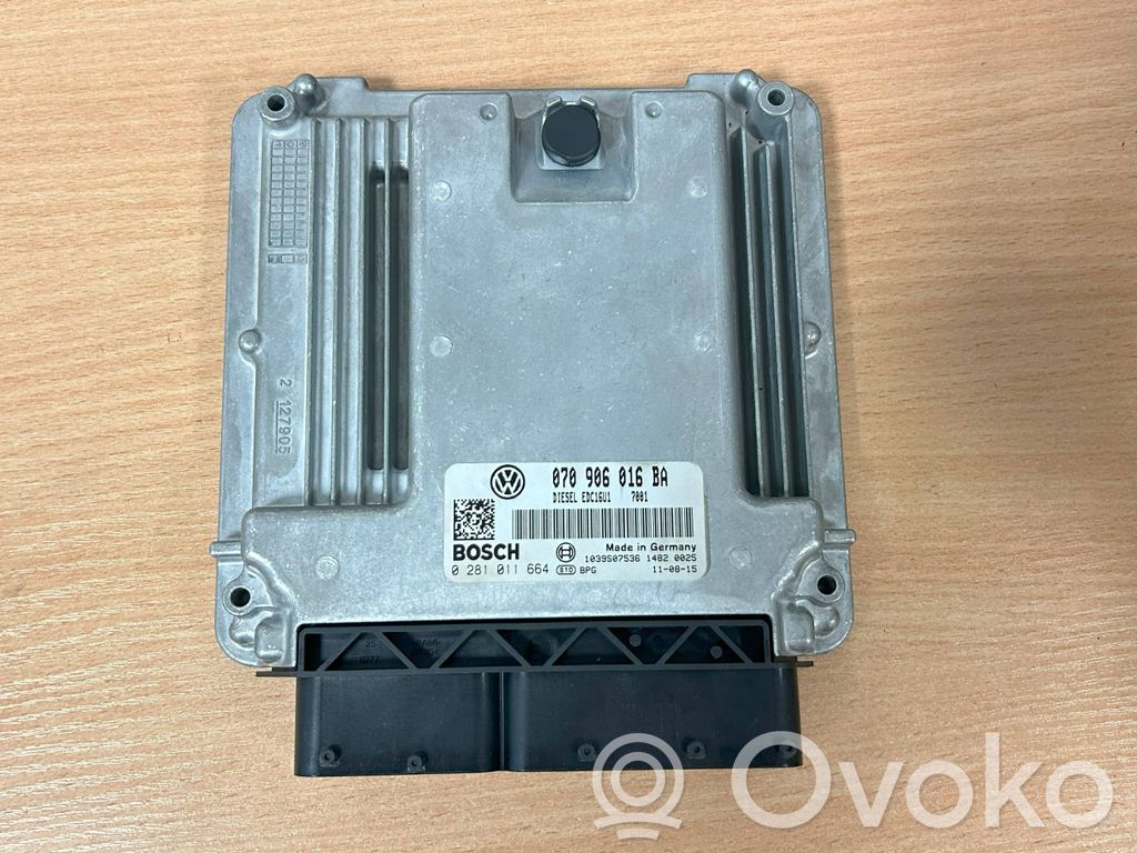 Volkswagen Transporter - Caravelle T5 Sterownik / Moduł ECU 