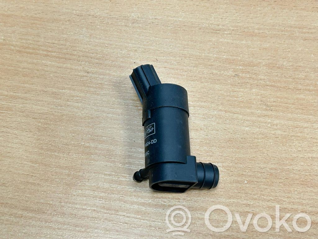 Windscreen/windshield washer pump   1S7117K624DD,1357105