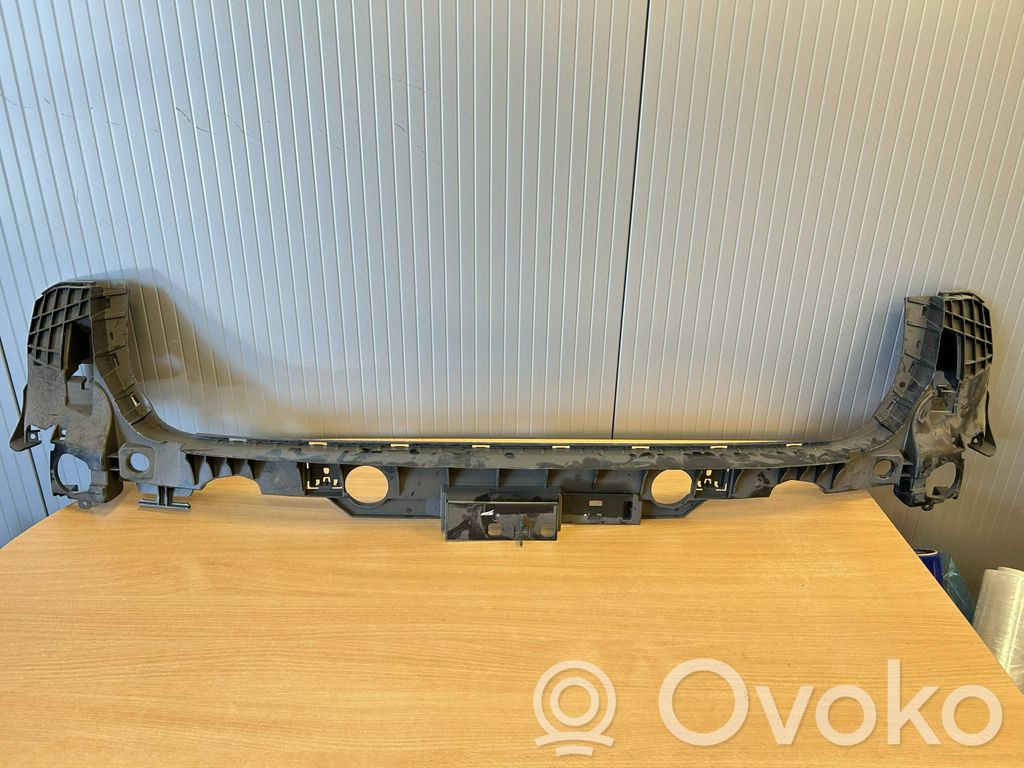 Audi Q3 F3 Soporte de montaje del parachoques trasero 