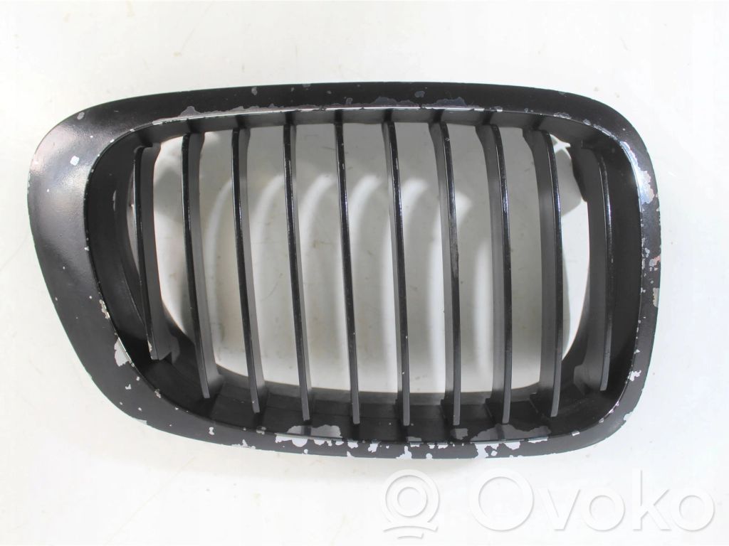 Front grill   8208668,8208668