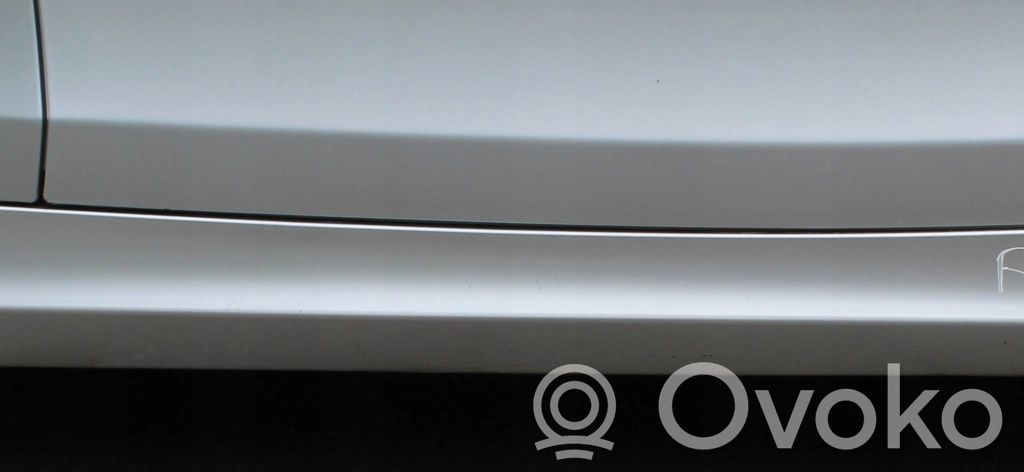 Sill/side skirt trim