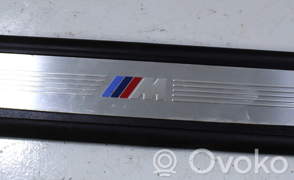 Front sill (body part)
