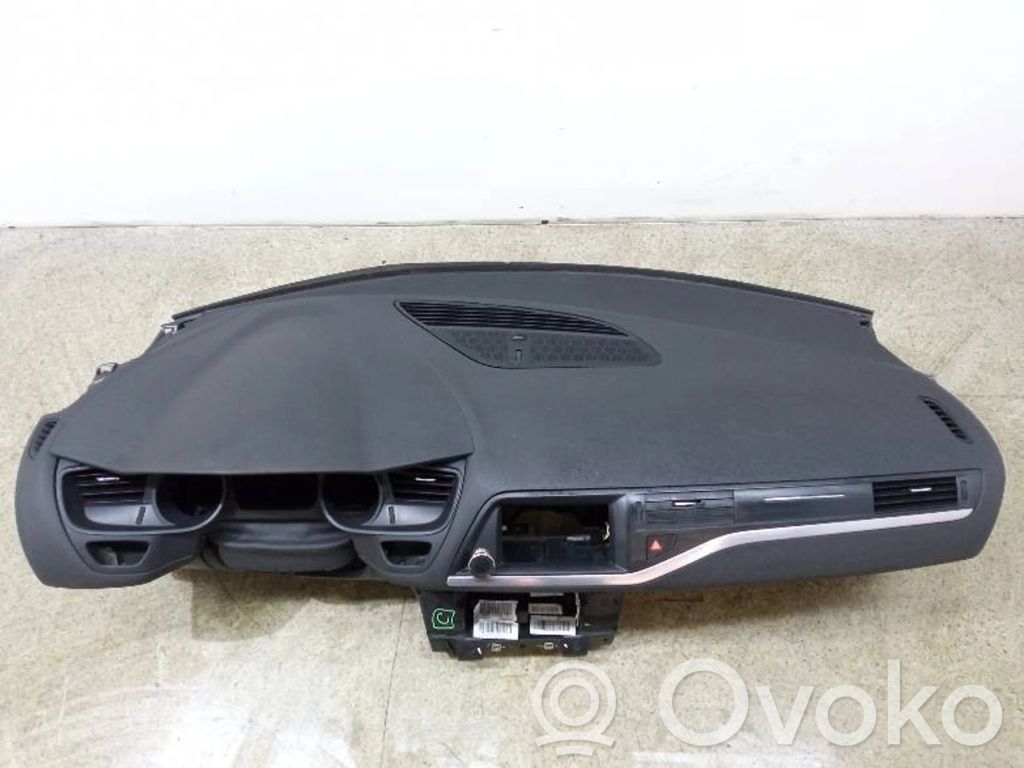 Citroen C5 Panelis 