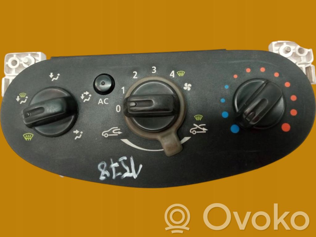 Dacia Sandero Climate control unit 