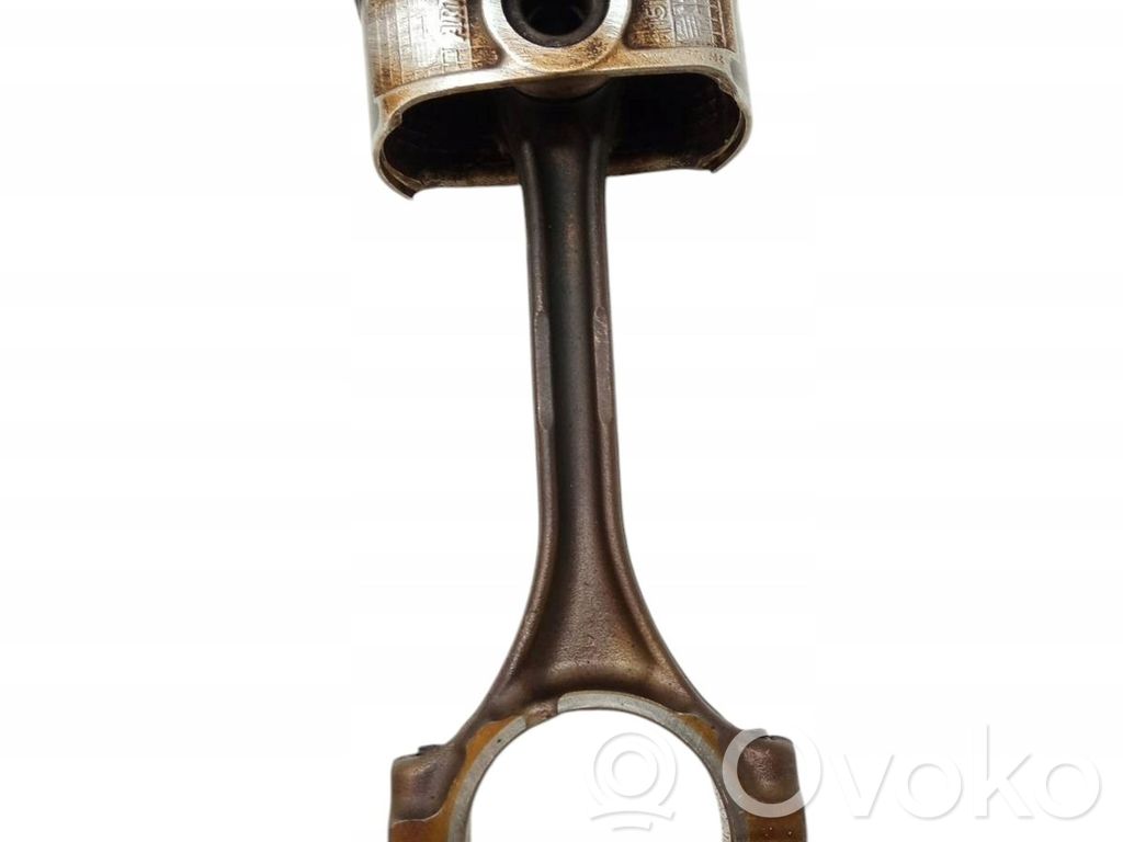 Citroen C1 Tłok z korbowodem 