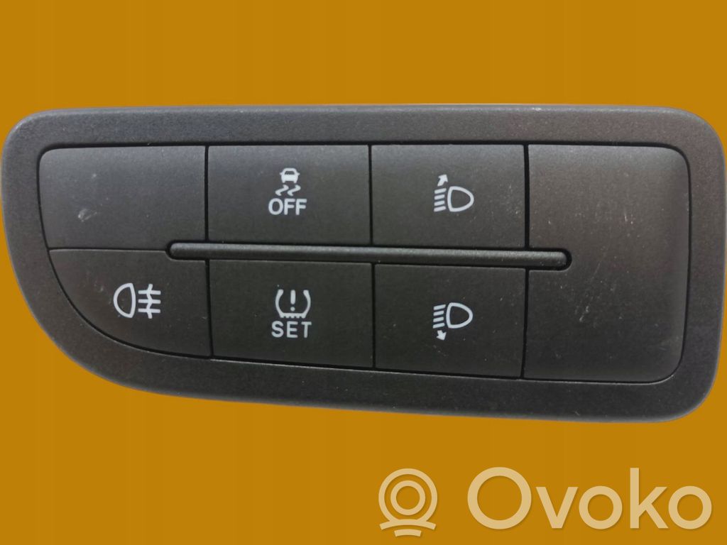Fiat Tipo Light switch 