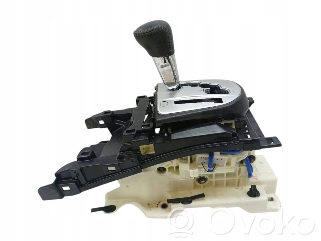 Peugeot 4007 Gear shifter/selector 