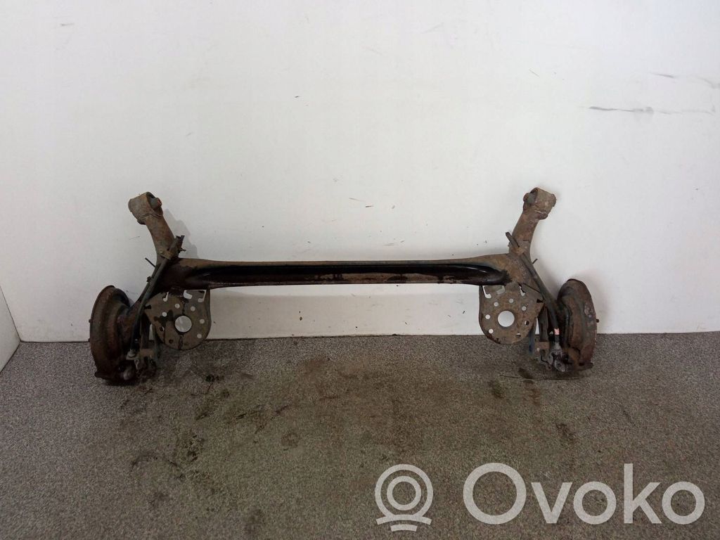 Toyota Verso-S Grinda punții spate 