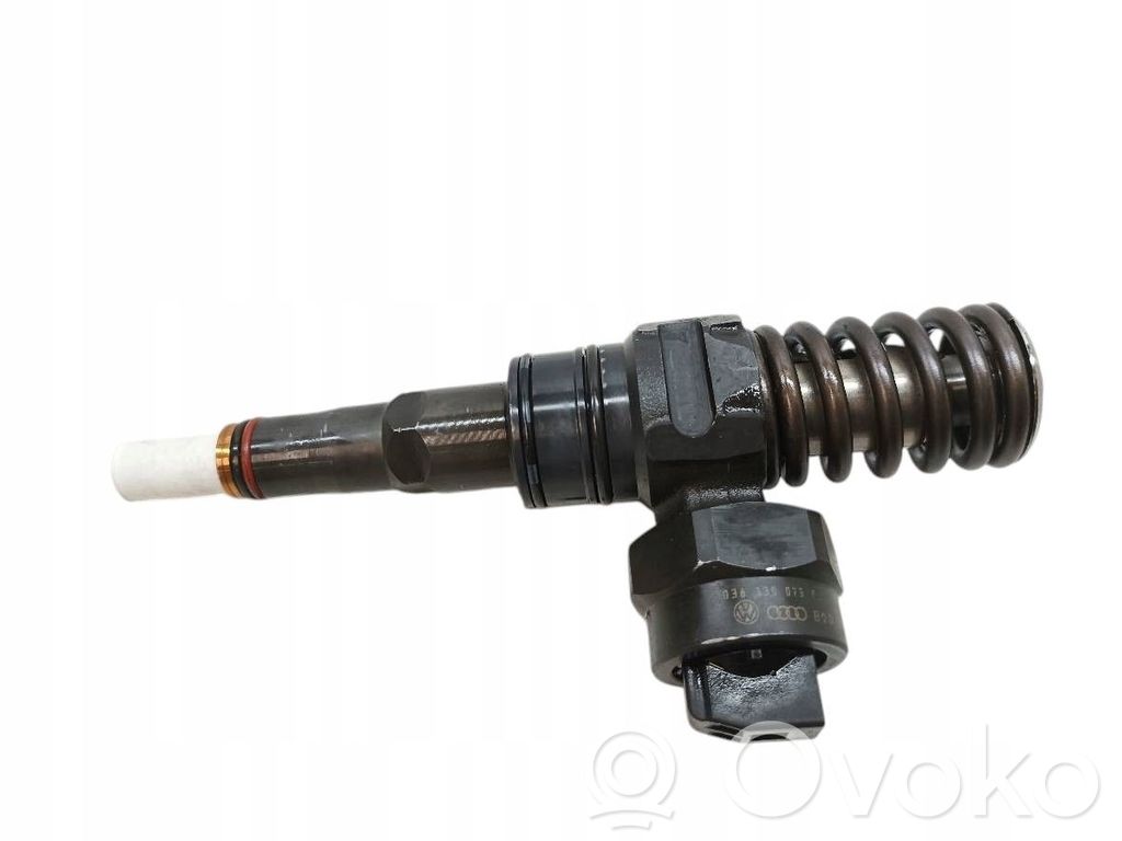 Volkswagen Golf IV Inyector de combustible 