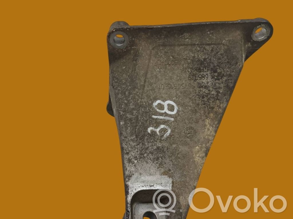BMW 7 E65 E66 Kita variklio skyriaus detalė 
