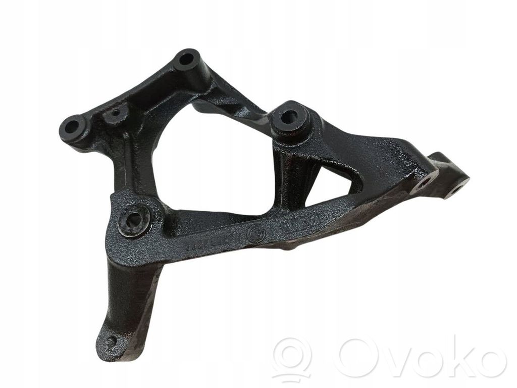 Opel Vectra C Kita variklio skyriaus detalė 