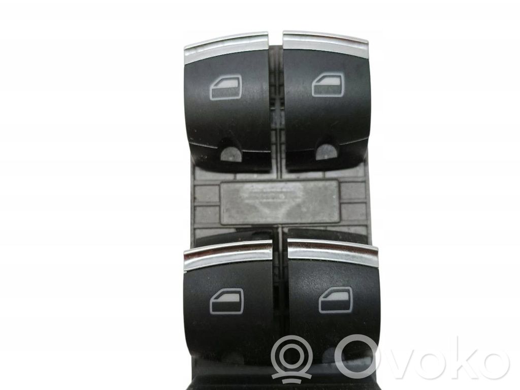 Dacia Sandero Quarter vent window switch 