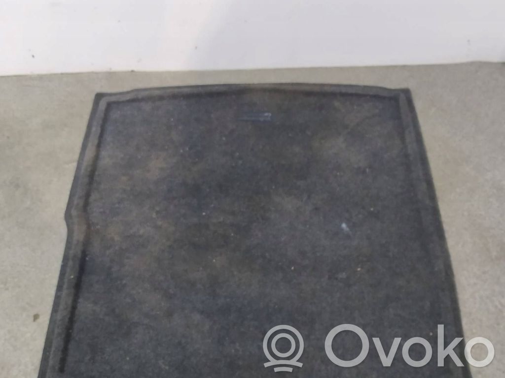 Volkswagen PASSAT B8 Revestimiento de alfombra del suelo del maletero/compartimento de carga