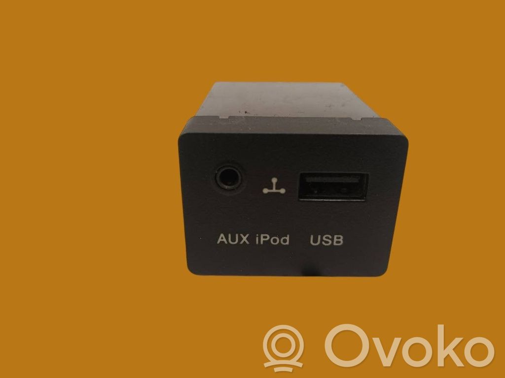 KIA Pro Cee'd I AUX in-socket connector 