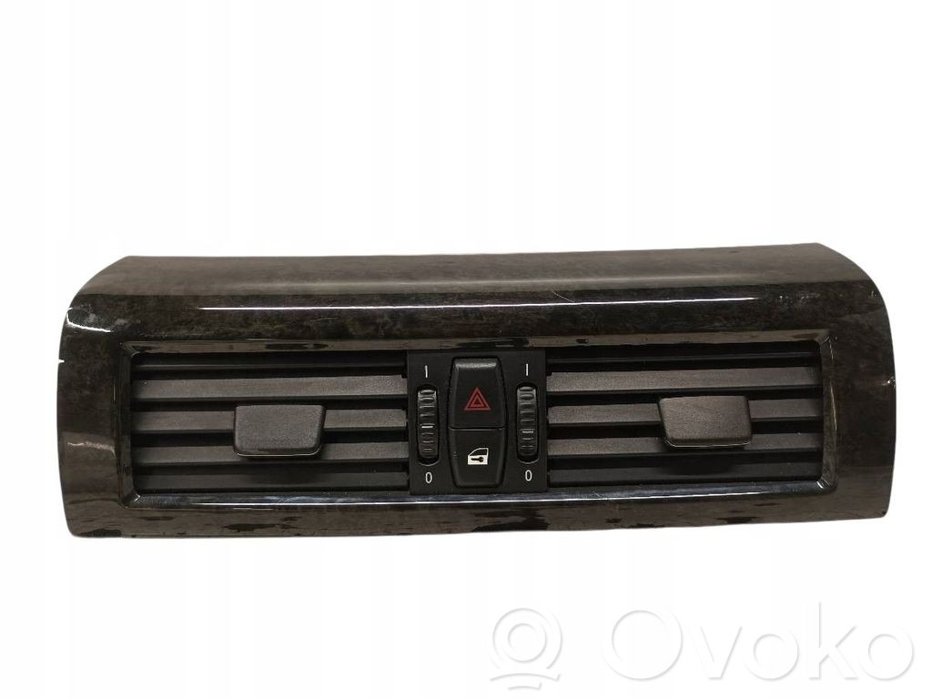 BMW 6 E63 E64 Lango oro grotelės 