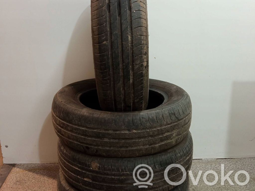 Volkswagen PASSAT B5 R15 summer tire 