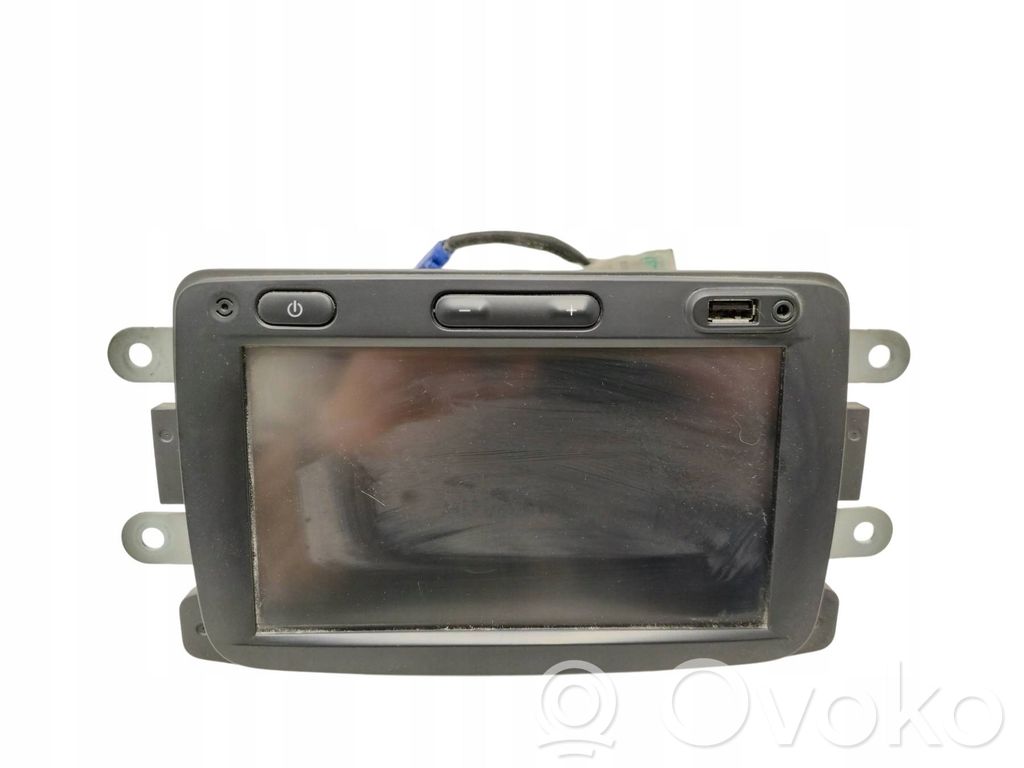 Dacia Dokker Radio/CD/DVD/GPS head unit 