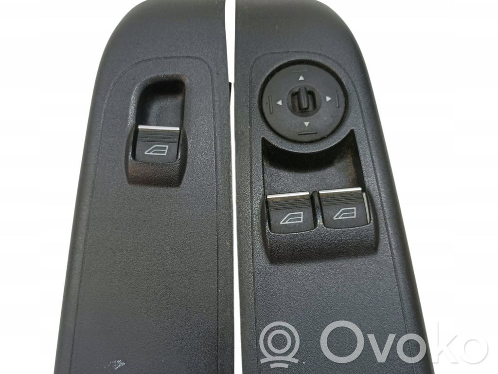 Ford Turneo Courier Quarter vent window switch 