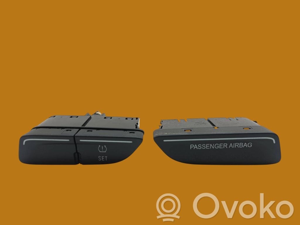 Ford Turneo Courier Other switches/knobs/shifts 